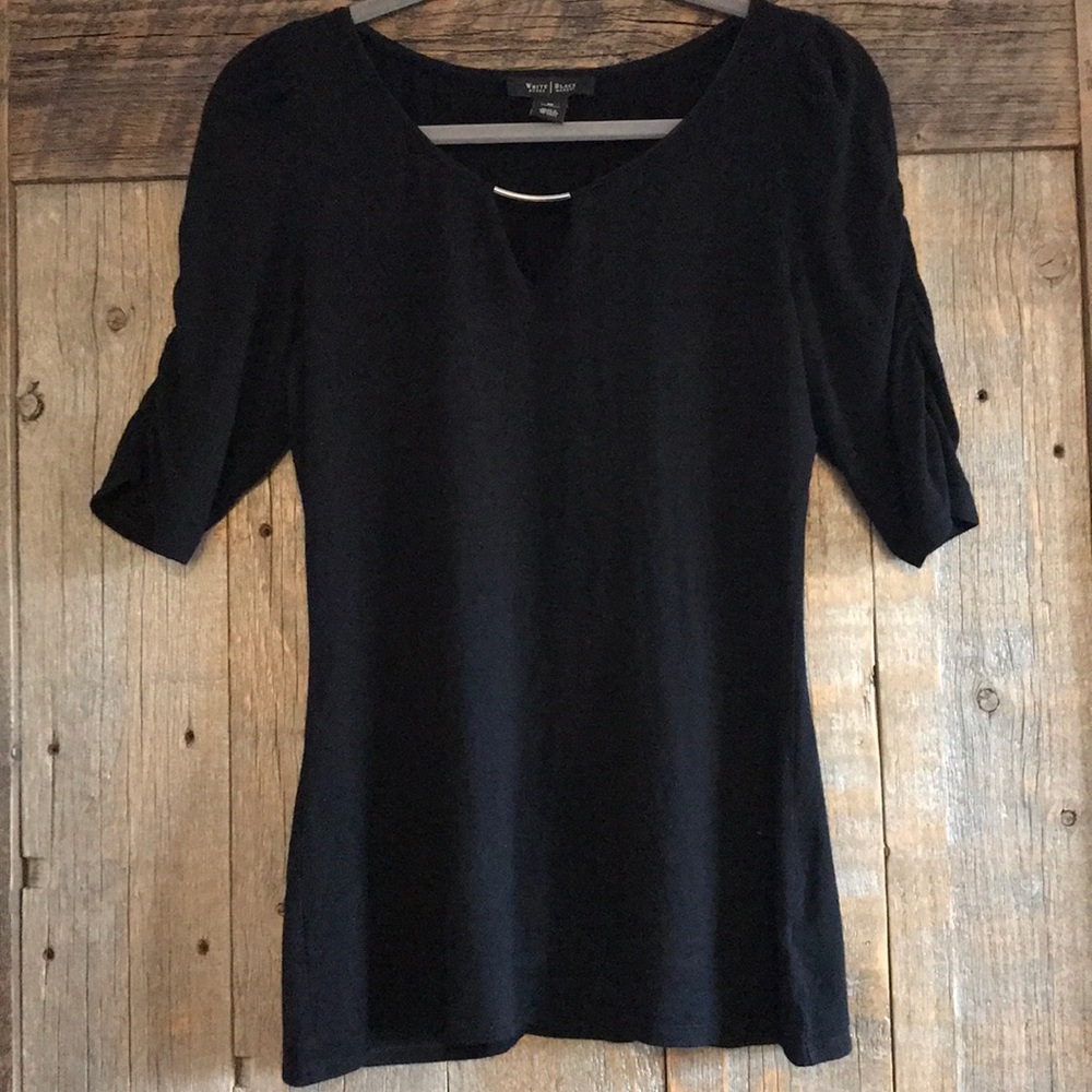 White House Black Market 3/4 sleeve keyhole top M